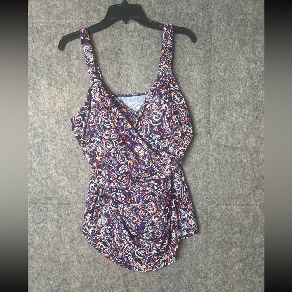 Lands’ End‎ Women Size 18DD one piece paisley print swimsuit